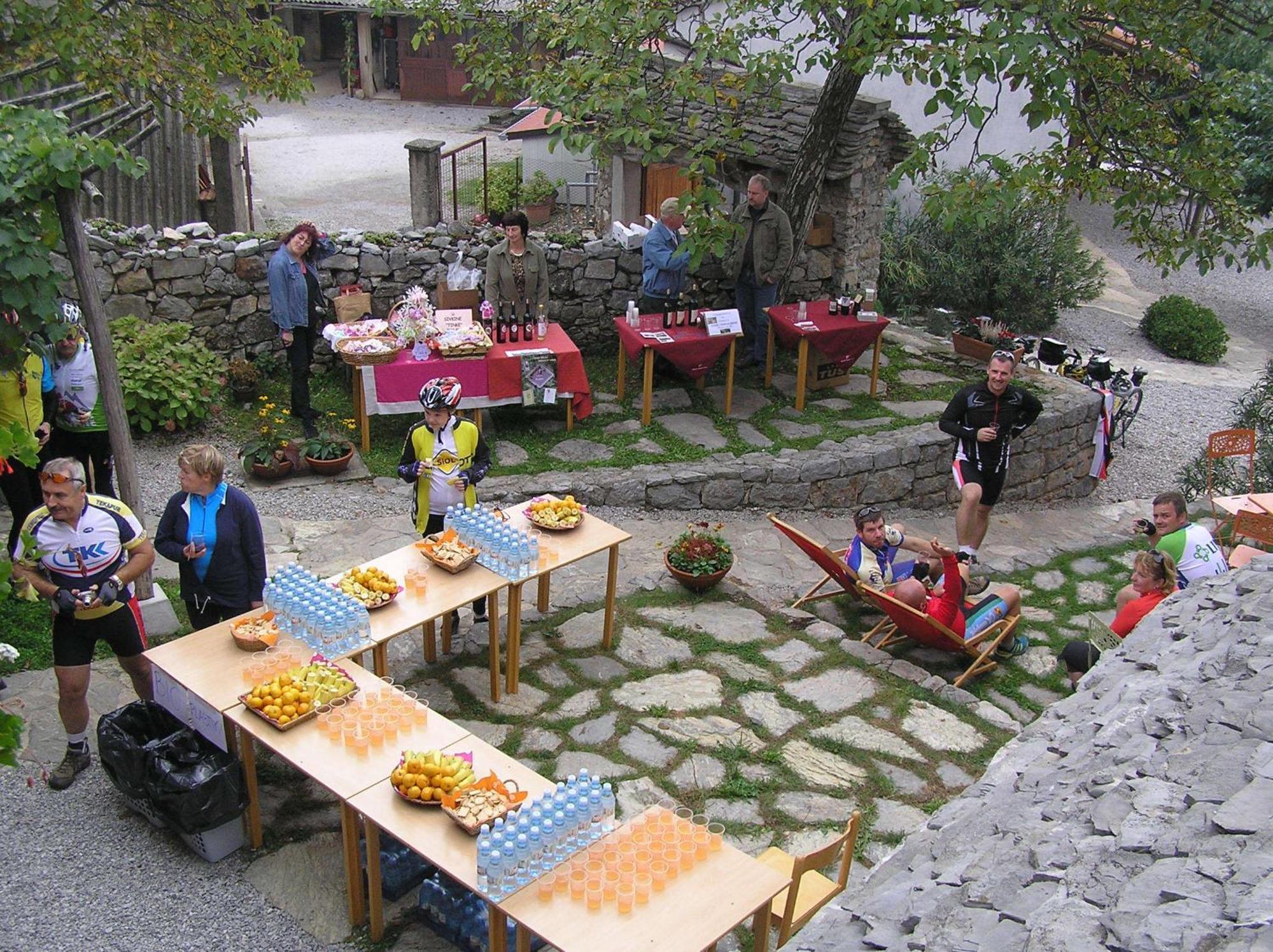 Pliskovica Youth Hostel Exterior photo