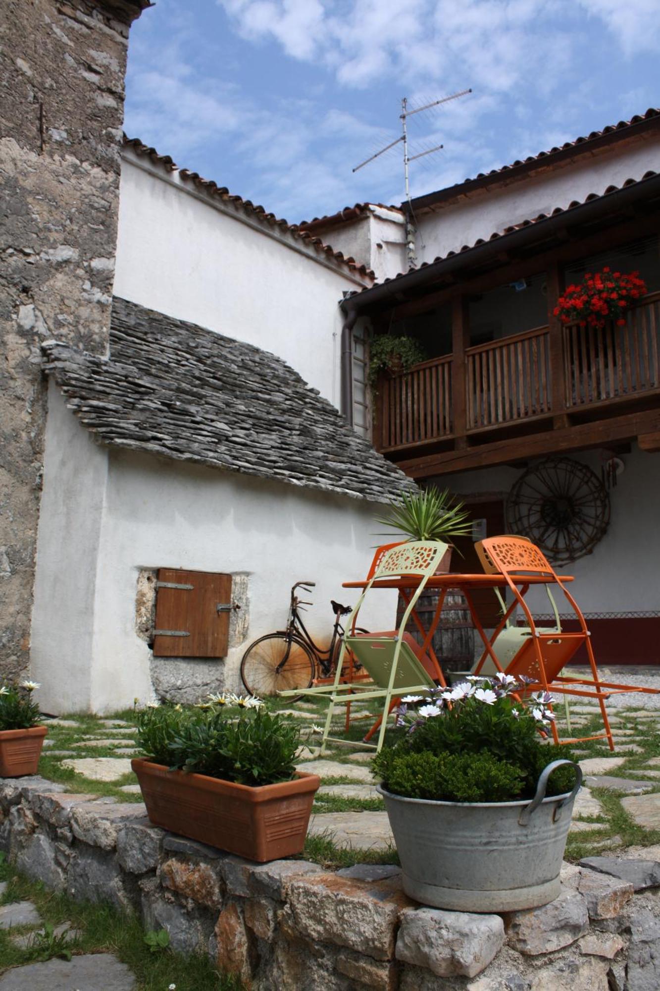 Pliskovica Youth Hostel Exterior photo