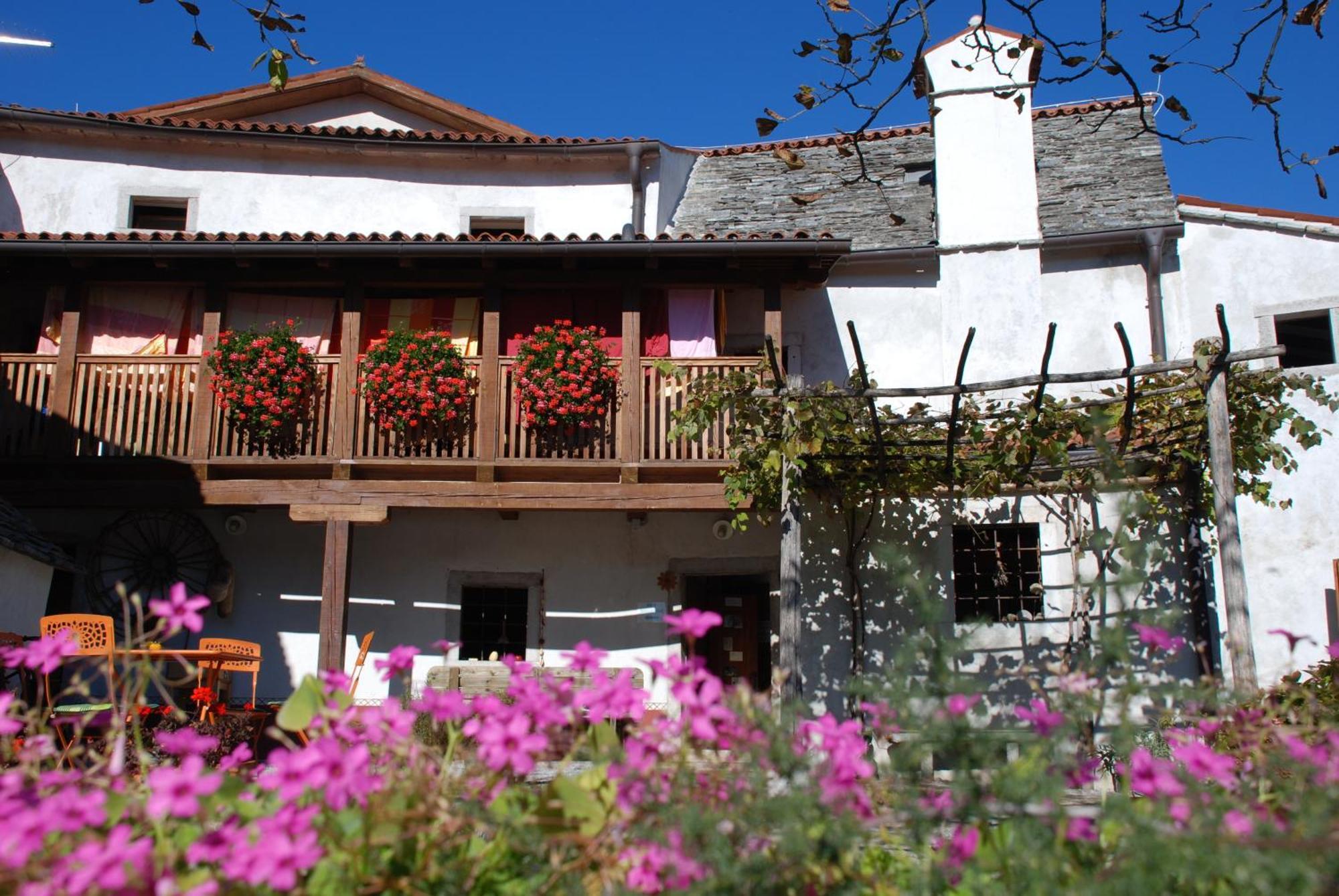 Pliskovica Youth Hostel Exterior photo