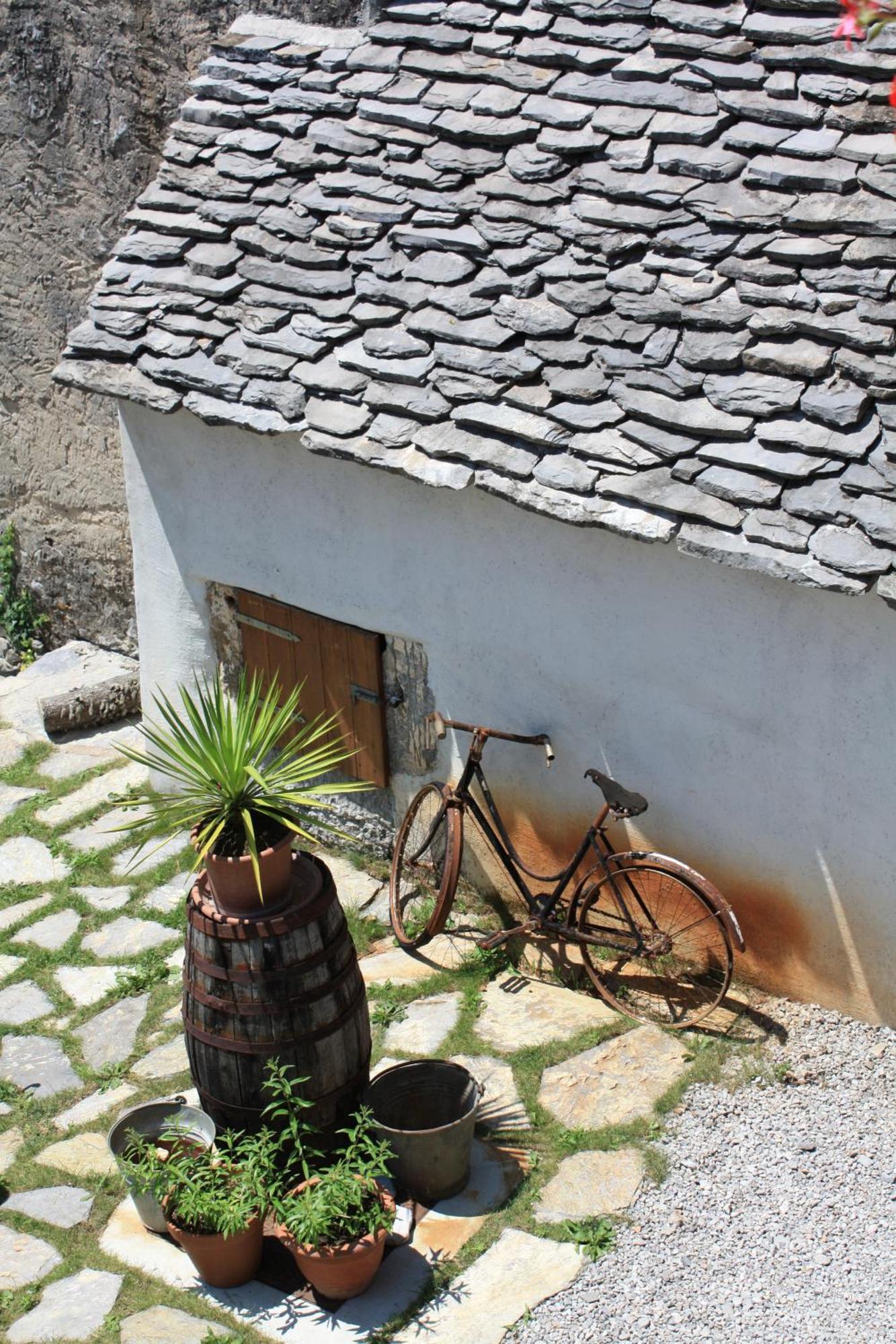 Pliskovica Youth Hostel Exterior photo